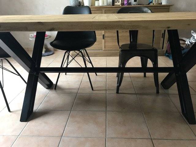 Pieds de table.jpg Pieds de table.jpg